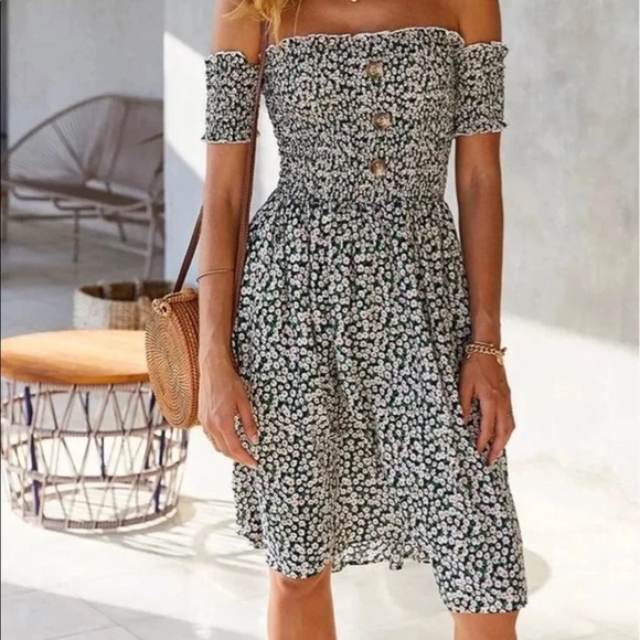 Off the shoulder floral dress - Picture 1 of 2